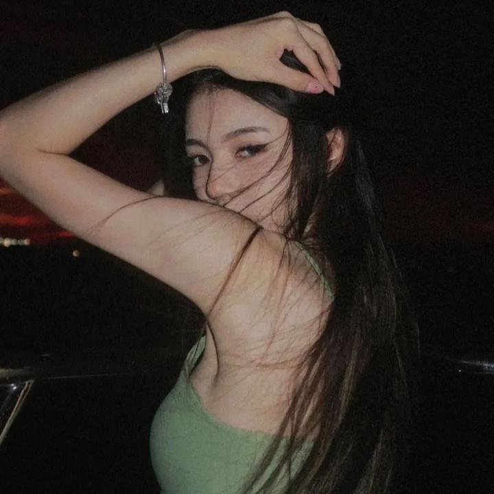 那女孩是谁